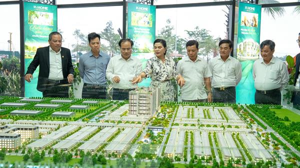 Đoàn công tác Bộ Xây dựng và tỉnh Bình Dương bất ngờ trước tiến độ xây dựng dự án K-Home New City